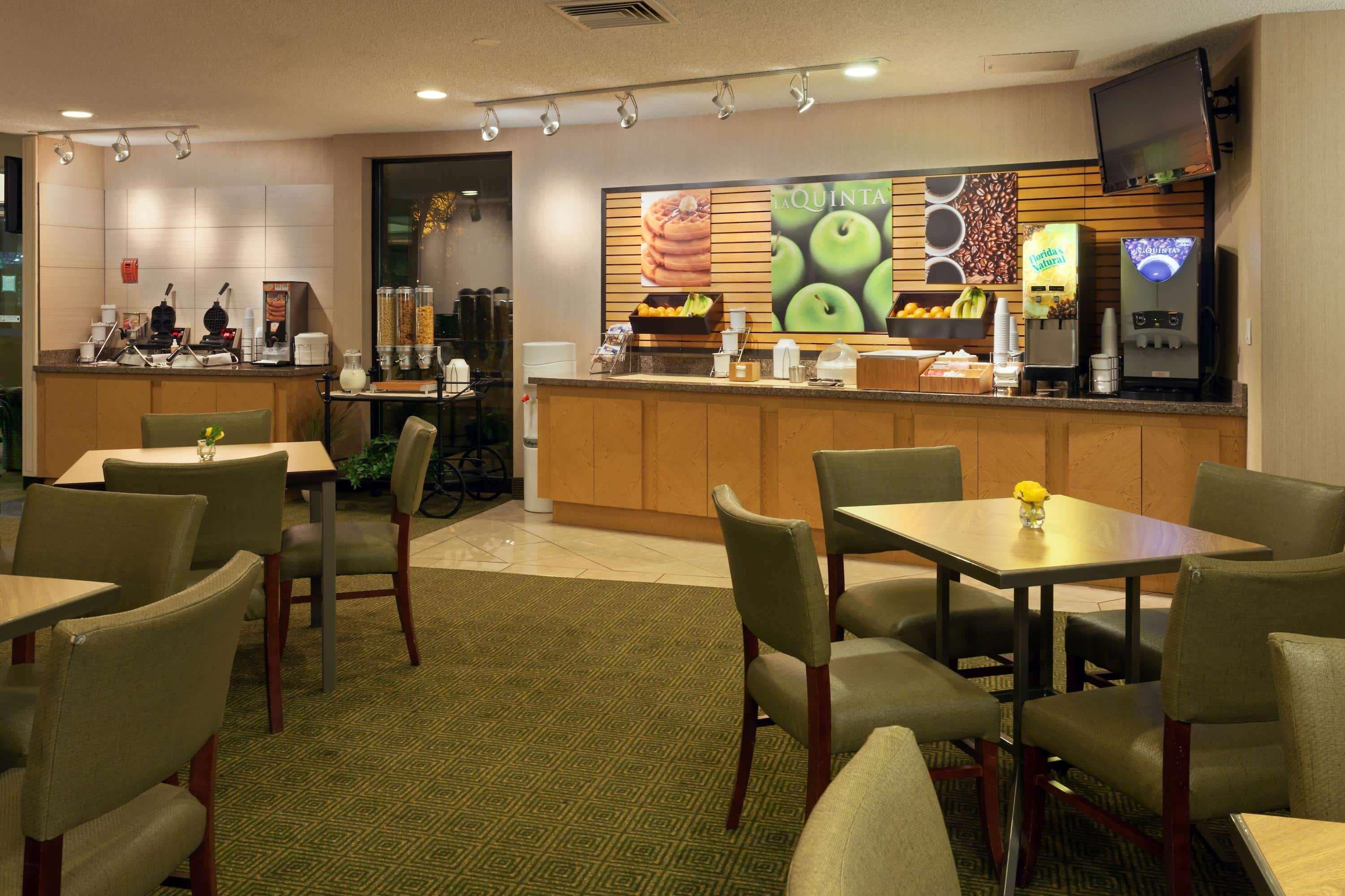 Готель La Quinta By Wyndham Seattle Sea-Tac Airport СіТак Екстер'єр фото