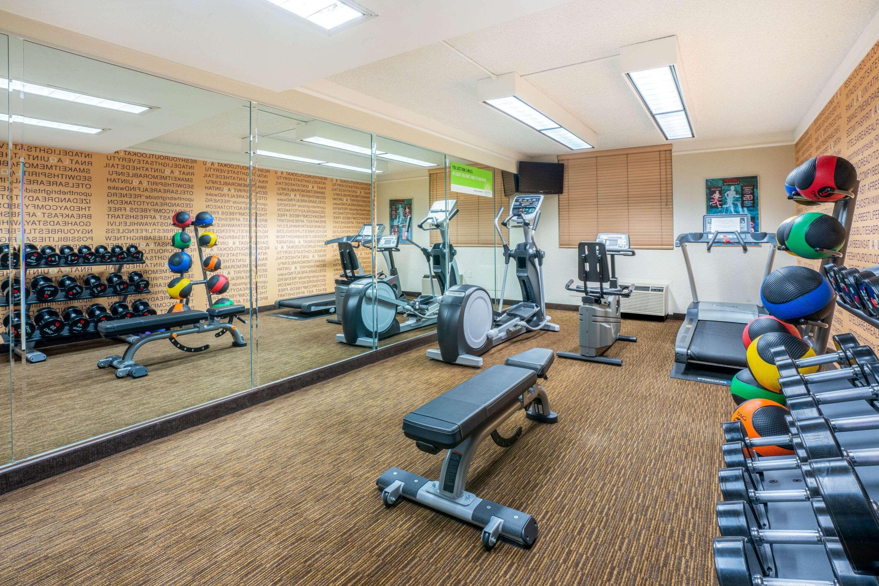 Готель La Quinta By Wyndham Seattle Sea-Tac Airport СіТак Екстер'єр фото
