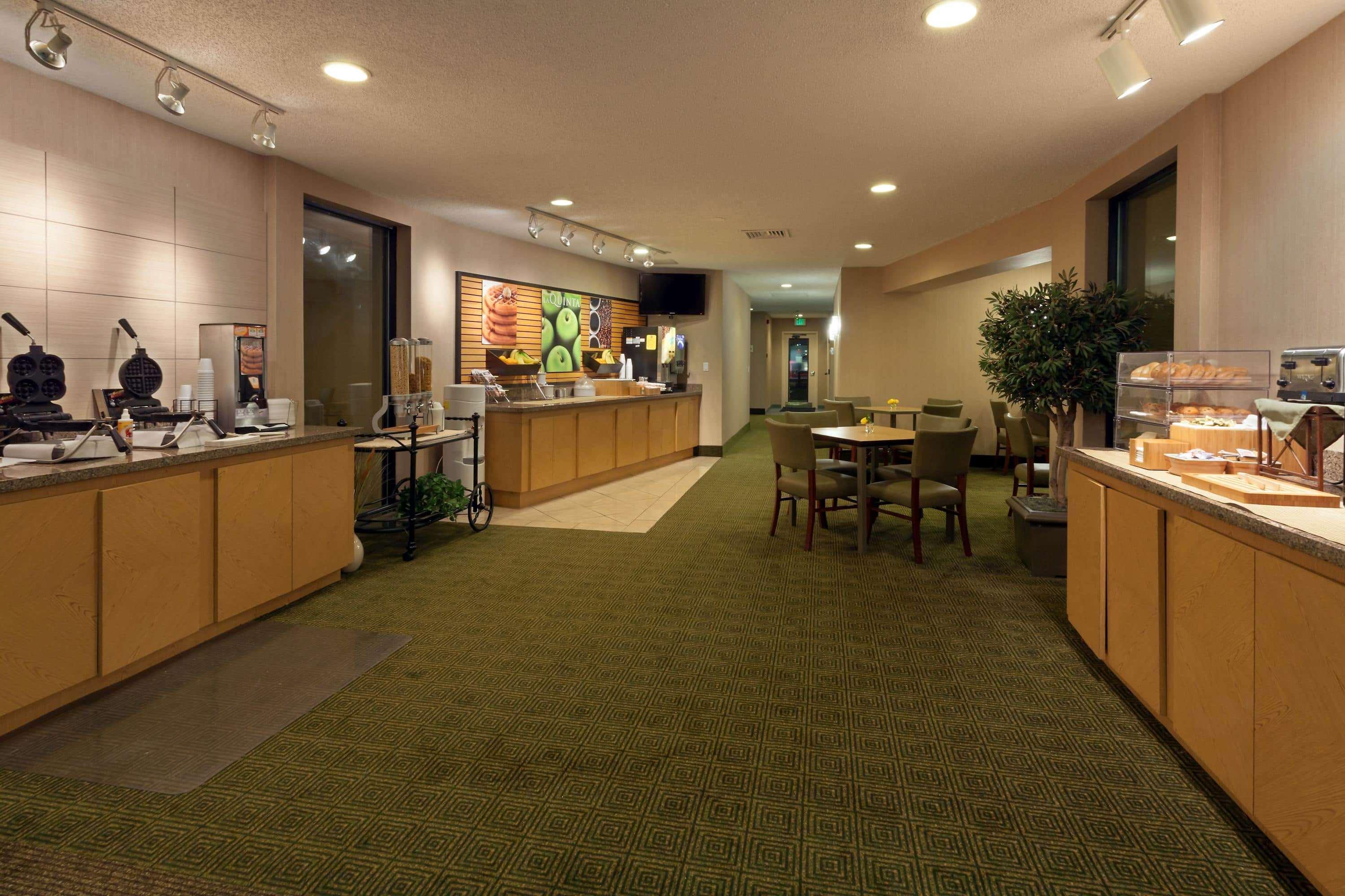 Готель La Quinta By Wyndham Seattle Sea-Tac Airport СіТак Екстер'єр фото